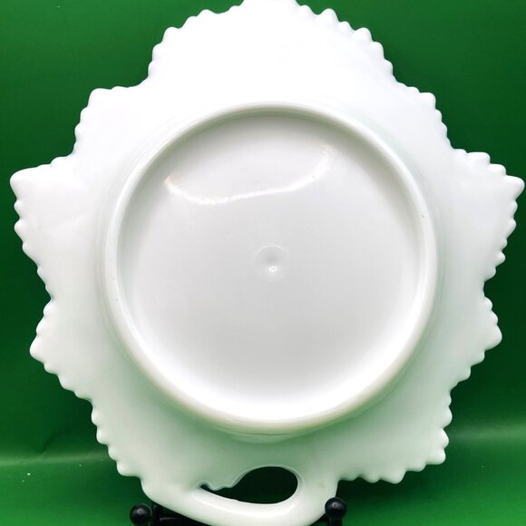Vintage Fenton Milk Glass Grape Leaf Dish Embossed Sawtooth Edge Mid Century MCM - Picture 2 of 11